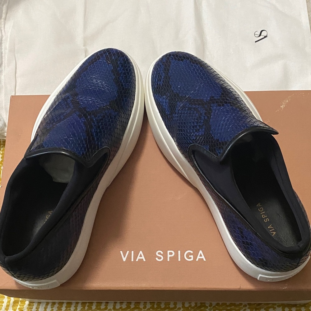 Via Spiga Women Textured Navy Slip-Ons